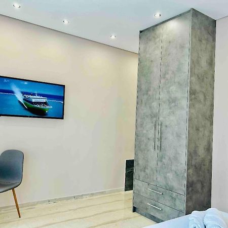 Port Twins Suites No2 بيرايوس المظهر الخارجي الصورة