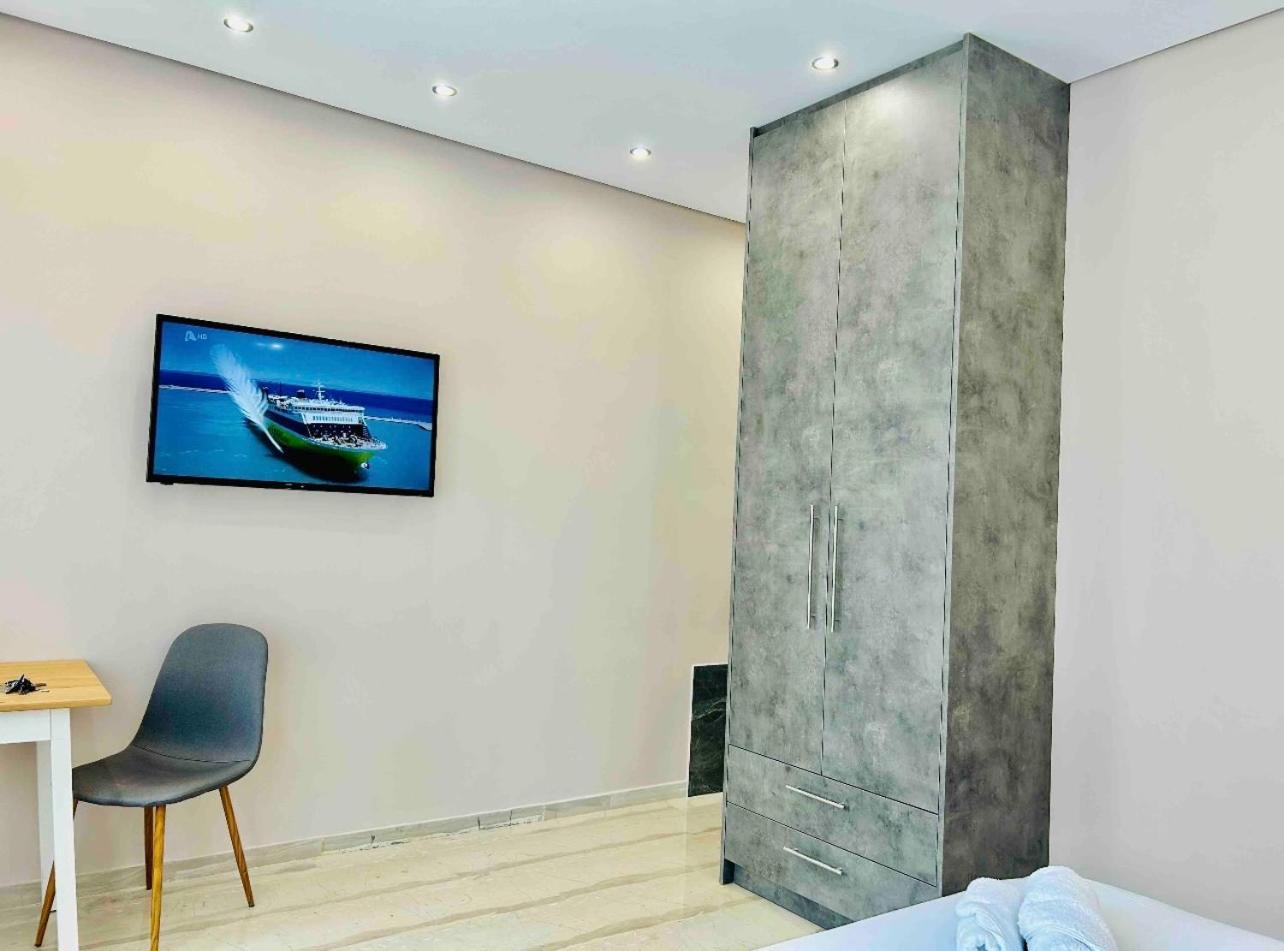 Port Twins Suites No2 بيرايوس المظهر الخارجي الصورة