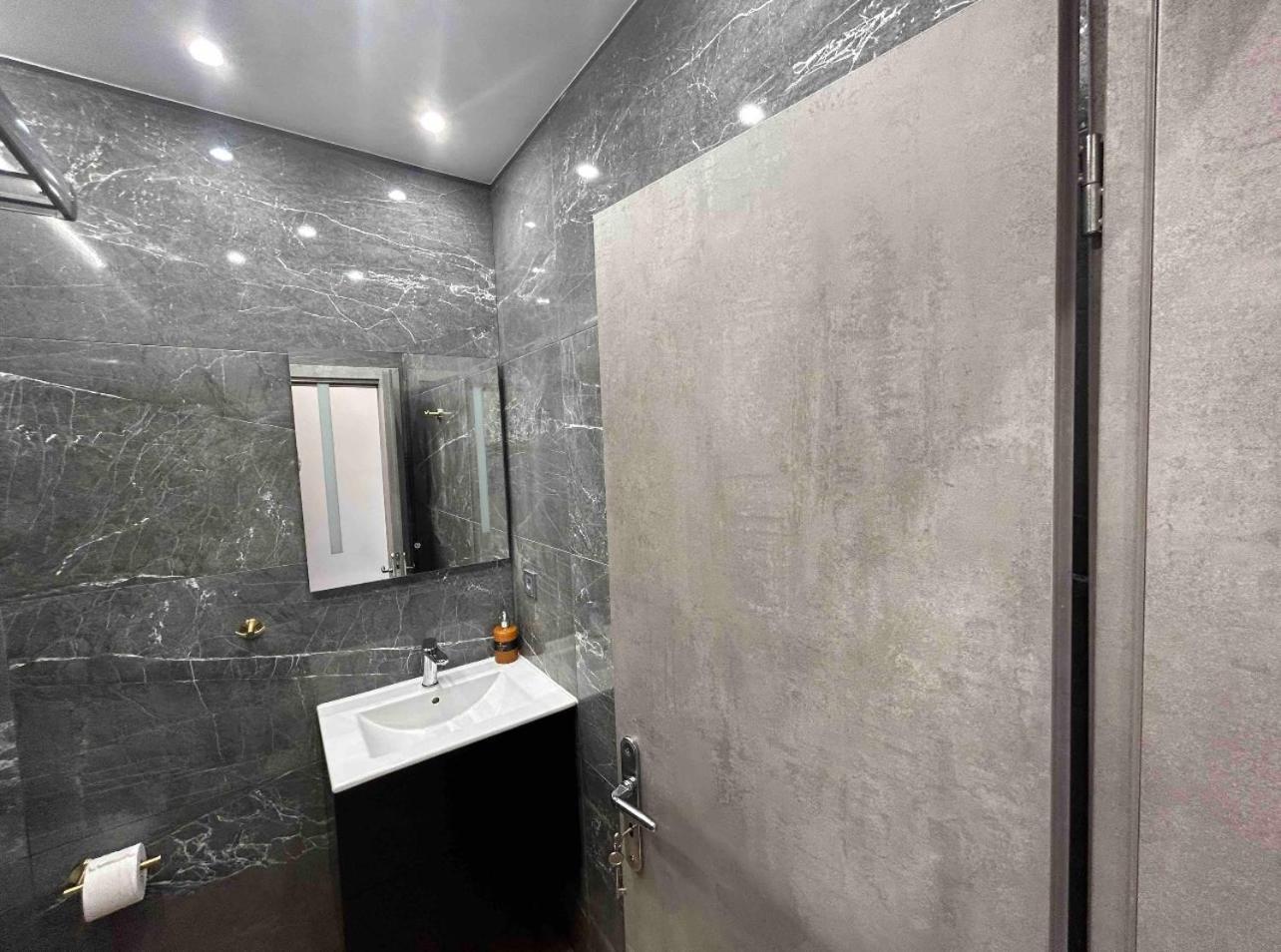 Port Twins Suites No2 بيرايوس المظهر الخارجي الصورة